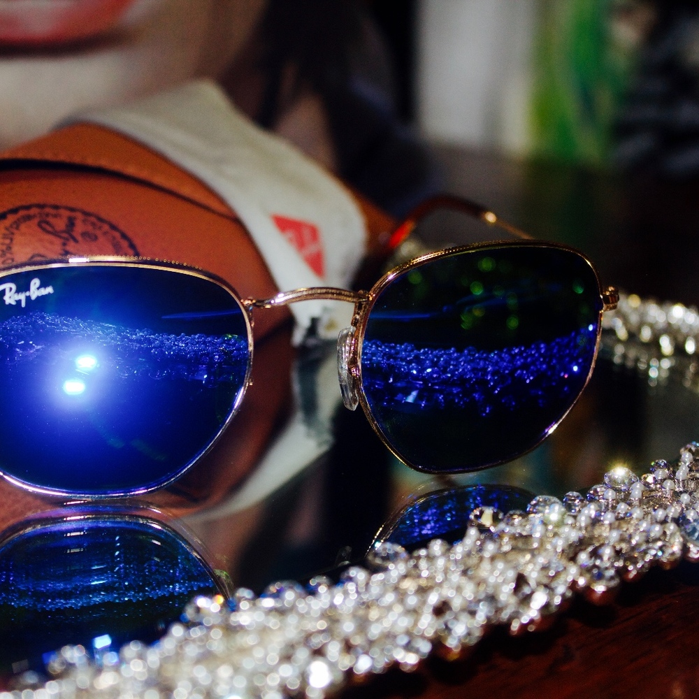 Stunning Ray Ban Blue on Gold - Picture 3 of 7